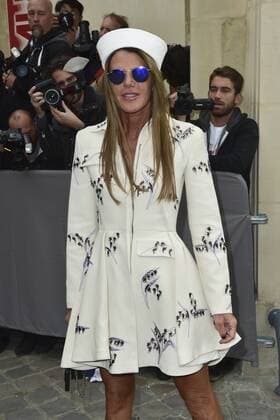 Paris Fashion Week - Prominente vor der Christian Dior Modenschau Anna Dello Russo CELEBRITES : Modenschau Christian Dior - Paris - 30 09 2016 JBAutissier Panoramic 