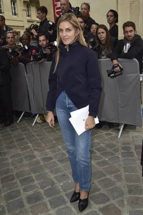 Paris Fashion Week - Prominente vor der Christian Dior Modenschau Gaia Repossi CELEBRITES : Modenschau Christian Dior - Paris - 30 09 2016 JBAutissier Panoramic 