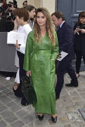 Paris Fashion Week - Prominente vor der Christian Dior Modenschau Miroslava Duma CELEBRITES : Modenschau Christian Dior - Paris - 30 09 2016 JBAutissier Panoramic 