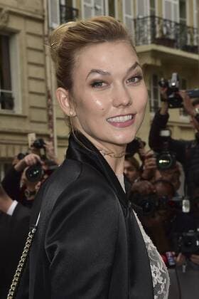 Paris Fashion Week - Prominente vor der Christian Dior Modenschau Karlie Kloss CELEBRITES : Modenschau Christian Dior - Paris - 30 09 2016 JBAutissier Panoramic 