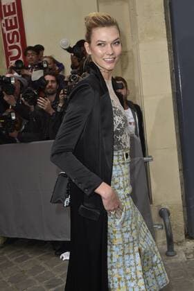 Paris Fashion Week - Prominente vor der Christian Dior Modenschau Karlie Kloss CELEBRITES : Modenschau Christian Dior - Paris - 30 09 2016 JBAutissier Panoramic 