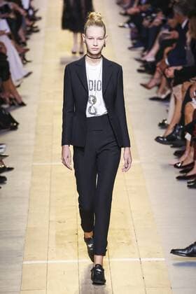 Paris Fashion Week - Christian Dior Modenschau 212022 Marineau Starface 2016-09-30 Paris France Paris Fashion Week. Défilé PAP Printemps-Eté 2017. Christian Dior. Editorial use only  Copyright: xMarineaux STAR_212022_021