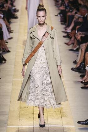 Paris Fashion Week - Christian Dior Modenschau 212022 Marineau Starface 2016-09-30 Paris France Paris Fashion Show. Défilé PAP Printemps-Eté 2017. Christian Dior. Editorial use only  Copyright: xMarineaux STAR_212022_038