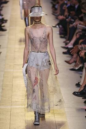 Paris Fashion Week - Christian Dior Modenschau 212022 Marineau Starface 2016-09-30 Paris France Paris Fashion Show. Défilé PAP Printemps-Eté 2017. Christian Dior. Editorial use only  Copyright: xMarineaux STAR_212022_042