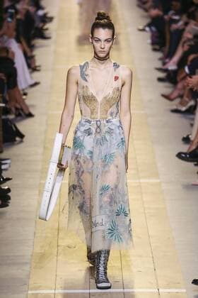 Paris Fashion Week - Christian Dior Modenschau 212022 Marineau Starface 2016-09-30 Paris France Paris Fashion Show. Défilé PAP Printemps-Eté 2017. Christian Dior. Editorial use only  Copyright: xMarineaux STAR_212022_046
