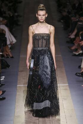 Paris Fashion Week - Christian Dior Modenschau 212022 Marineau Starface 2016-09-30 Paris France Paris Fashion Show. Défilé PAP Printemps-Eté 2017. Christian Dior. Editorial use only  Copyright: xMarineaux STAR_212022_051