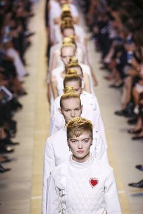 Paris Fashion Week - Christian Dior Modenschau 212022 Marineau Starface 2016-09-30 Paris France Paris Fashion Show. Défilé PAP Printemps-Eté 2017. Christian Dior. Editorial use only  Copyright: xMarineaux STAR_212022_053
