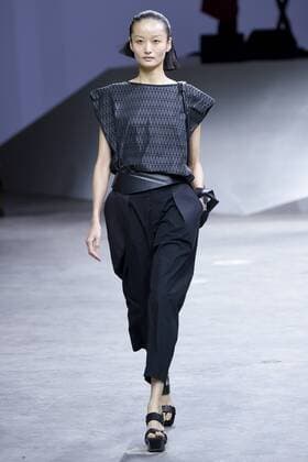 Paris Fashion Week - Issey Miyake Modenschau 212025 Marineau Starface 2016-09-30 Paris France Paris Fashion Week. Défilé PAP Printemps-Eté 2017. Issey Miyake. Editorial use only  Copyright: xMarineaux STAR_212025_015