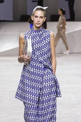 Paris Fashion Week - Issey Miyake Modenschau 212025 Marineau Starface 2016-09-30 Paris France Paris Fashion Week. Défilé PAP Printemps-Eté 2017. Issey Miyake. Editorial use only  Copyright: xMarineaux STAR_212025_021