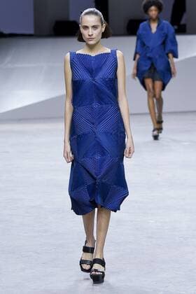 Paris Fashion Week - Issey Miyake Modenschau 212025 Marineau Starface 2016-09-30 Paris France Paris Fashion Week. Défilé PAP Printemps-Eté 2017. Issey Miyake. Editorial use only  Copyright: xMarineaux STAR_212025_027