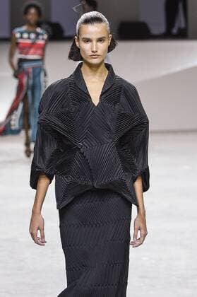Paris Fashion Week - Issey Miyake Modenschau 212025 Marineau Starface 2016-09-30 Paris France Paris Fashion Week. Défilé PAP Printemps-Eté 2017. Issey Miyake. Editorial use only  Copyright: xMarineaux STAR_212025_030