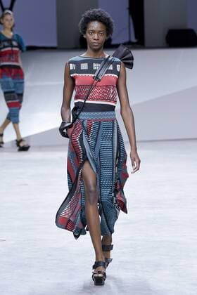 Paris Fashion Week - Issey Miyake Modenschau 212025 Marineau Starface 2016-09-30 Paris France Paris Fashion Week. Défilé PAP Printemps-Eté 2017. Issey Miyake. Editorial use only  Copyright: xMarineaux STAR_212025_031