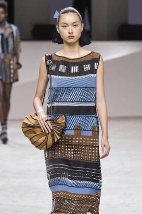Paris Fashion Week - Issey Miyake Modenschau 212025 Marineau Starface 2016-09-30 Paris France Paris Fashion Week. Défilé PAP Printemps-Eté 2017. Issey Miyake. Editorial use only  Copyright: xMarineaux STAR_212025_036