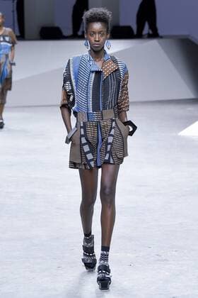 Paris Fashion Week - Issey Miyake Modenschau 212025 Marineau Starface 2016-09-30 Paris France Paris Fashion Week. Défilé PAP Printemps-Eté 2017. Issey Miyake. Editorial use only  Copyright: xMarineaux STAR_212025_037