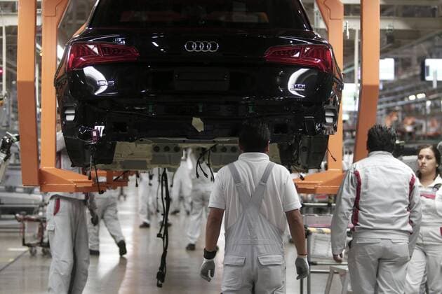 Bilder des Tages Einweihung des neuen Werks der Audi AG in Mexiko General view of the new plant of German company Audi in municipality of San Jose Chiapa, Mexico, 30 September 2016. At this plant Audi will produce the new generation of its Q5 for the world makert, expcet for China and India. Audi invested more than 1,1 billion US dollar in the plant. EFE Hugo Ortuno New plant of German company Audi in Mexico !ACHTUNG: NUR REDAKTIONELLE NUTZUNG!  MEX16 20161001-636108828964419226