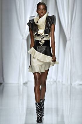 212035 Marineau Starface 2016-10-01 Paris France Paris Fashion Week. Défilé PAP Printemps-Eté 2017. Emmanuel Ungaro. Editorial use only  Copyright: xMarineaux STAR_212035_009