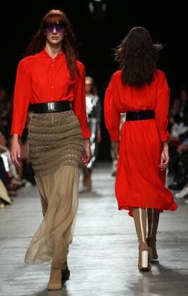 A model takes to the catwalk during the presentation of Veronique Leroy s show as part of the Spring-Summer 2017 Paris Fashion Week on October 1, 2016.  PAR20161001103 MAYAxVIDON-WHITE