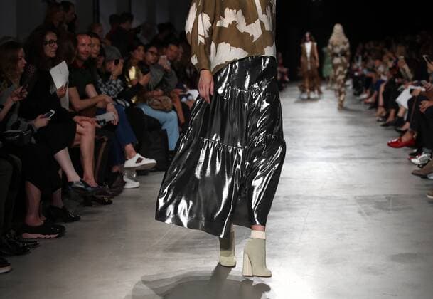 A model takes to the catwalk during the presentation of Veronique Leroy s show as part of the Spring-Summer 2017 Paris Fashion Week on October 1, 2016.  PAR20161001104 MAYAxVIDON-WHITE