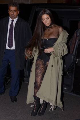 212044 Jones Smith Starface 2016-10-01 France Kim Kardashian is going to have dinner at japanese restaurant Kinu Kardashian, Kim  Copyright: xJonesxSmithx STAR_212044_001