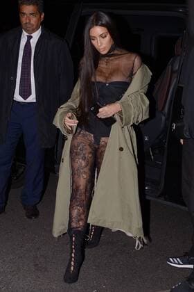 Bilder des Tages 212044 Jones Smith Starface 2016-10-01 France Kim Kardashian is going to have dinner at japanese restaurant Kinu Kardashian, Kim  Copyright: xJonesxSmithx STAR_212044_003