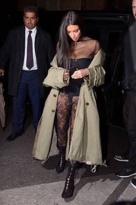 212044 Jones Smith Starface 2016-10-01 France Kim Kardashian is going to have dinner at japanese restaurant Kinu Kardashian, Kim  Copyright: xJonesxSmithx STAR_212044_006