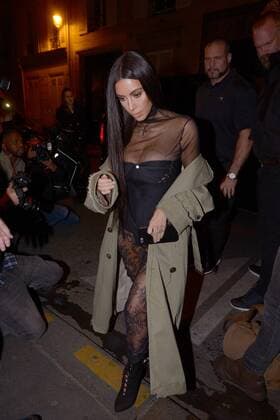 212044 Jones Smith Starface 2016-10-01 France Kim Kardashian is going to have dinner at japanese restaurant Kinu Kardashian, Kim  Copyright: xJonesxSmithx STAR_212044_010