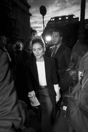 Olivia Palermo - Ankunft zur Modenschau von Nina Ricci - Paris - 01 10 2016 StephenCaillet Panoramic 
