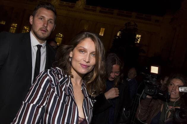 Laetitia Casta - Ankunft zur Modenschau von Nina Ricci - Paris - 01 10 2016 StephenCaillet Panoramic 