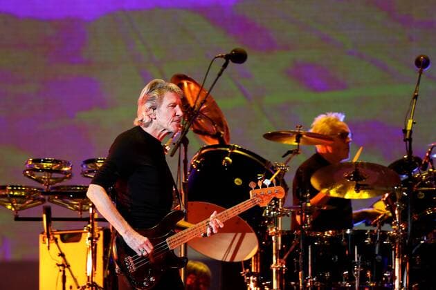 October 1, 2016 - Mexico - EUM20161001ESP18.JPG.CIUDAD DE MEXICO.- Music Musica-Roger Waters.- Concierto de Roger Water, ex integrante de la banda britanica Pink Floyd, en la explanada del zocalo de la Ciudad de Mexico, la noche de este sabado 1 de octubre de 2016.  - ZUMAu78_
