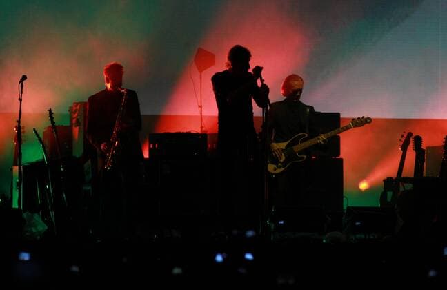 British artist Roger Waters (C) performs on stage during his concert held at the Zocalo in Mexico City Mexico, 01 October 2016. CONCERT OF BRITISH ROGER WATERS IN MEXICO !ACHTUNG: NUR REDAKTIONELLE NUTZUNG!  MEX10 20161002-636109897334489605