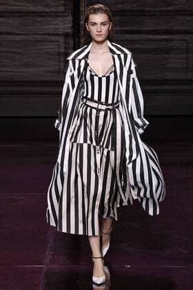 212063 Marineau Starface 2016-10-01 Paris France Paris Fashion week. Defilé PAP Printemps été 2016. Nina Ricci. Editorial use only  Copyright: xMarineaux STAR_212063_020