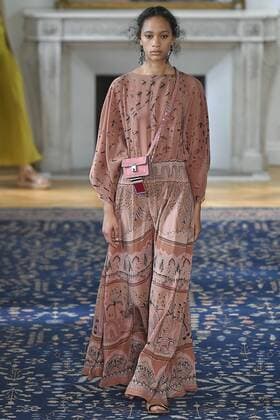 212064 Marineau Starface 2016-10-02 Paris France Paris Fashion Week. Défilé PAP Printemps-Eté 2017. VALENTINO Editorial use only  Copyright: xMarineaux STAR_212064_027
