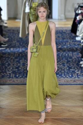212064 Marineau Starface 2016-10-02 Paris France Paris Fashion Week. Défilé PAP Printemps-Eté 2017. VALENTINO Editorial use only  Copyright: xMarineaux STAR_212064_031
