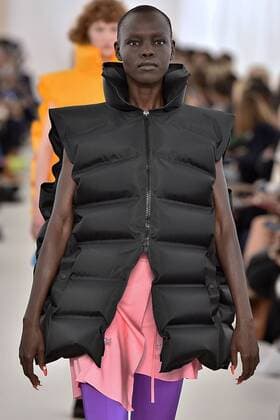 212065 Marineau Starface 2016-10-02 Paris France Paris Fashion Week. Défilé PAP Printemps-Eté 2017. BALENCIAGA. Editorial use only  Copyright: xMarineaux STAR_212065_052