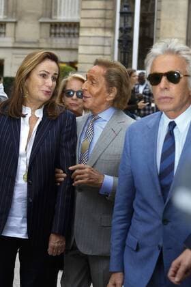 Valentino - Giancarlo Giammetti CELEBRITIES : Ankunft zur Modenschau Valentino - Fashion week - Paris - 02 10 2016 StephenCaillet Panoramic 