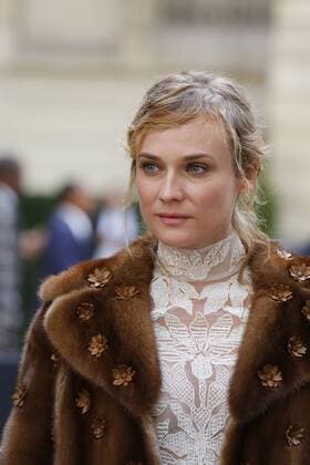 Diane Kruger CELEBRITIES : Ankunft zur Modenschau Valentino - Fashion week - Paris - 02 10 2016 StephenCaillet Panoramic 