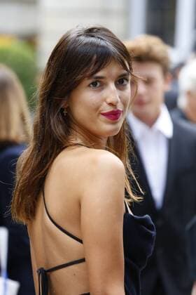 Jeanne Damas CELEBRITIES : Ankunft zur Modenschau Valentino - Fashion week - Paris - 02 10 2016 StephenCaillet Panoramic 