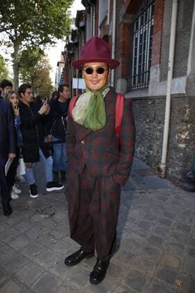 CELEBRITIES : Ankunft zur Modenschau John Galliano - Fashion Week - Paris - 02 10 2016 StephenCaillet Panoramic 