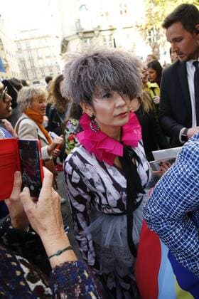 CELEBRITIES : Ankunft zur Modenschau John Galliano - Fashion Week - Paris - 02 10 2016 StephenCaillet Panoramic 