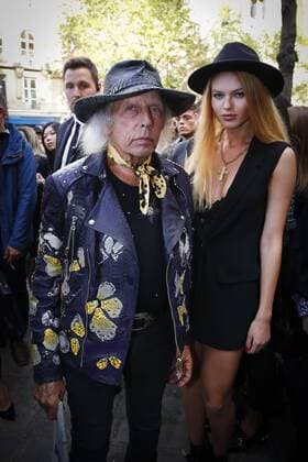 James Goldstein CELEBRITIES : Ankunft zur Modenschau John Galliano - Fashion Week - Paris - 02 10 2016 StephenCaillet Panoramic 
