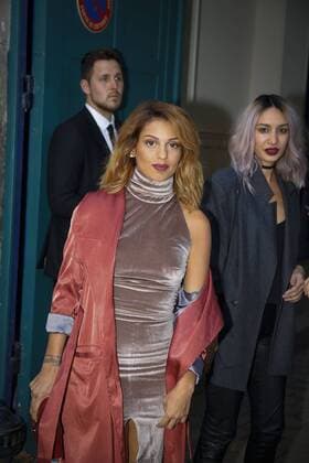 Tal Benyerzi CELEBRITIES : Ankunft zur Modenschau John Galliano - Fashion Week - Paris - 02 10 2016 StephenCaillet Panoramic 