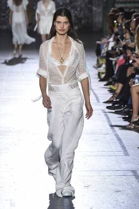 212078 Marineau Starface 2016-10-02 Paris France Paris Fashion week. Pret-a-porter printemps-ete 2017. Defile John Galliano. John Galliano , spring -summer 2017Paris, France Paris Fashion week. Ready-to-wear spring-summer 2017 Defile John Galliano Editorial Use Only  Copyright: xMarineaux STAR_212078_011