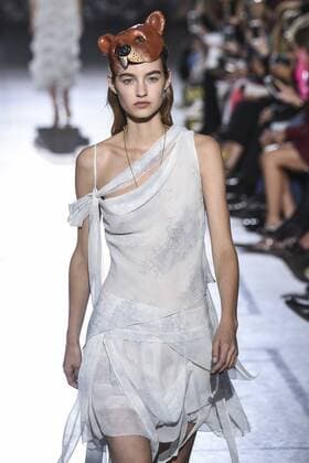 212078 Marineau Starface 2016-10-02 Paris France Paris Fashion week. Pret-a-porter printemps-ete 2017. Defile John Galliano. John Galliano , spring -summer 2017Paris, France Paris Fashion week. Ready-to-wear spring-summer 2017 Defile John Galliano Editorial Use Only  Copyright: xMarineaux STAR_212078_018