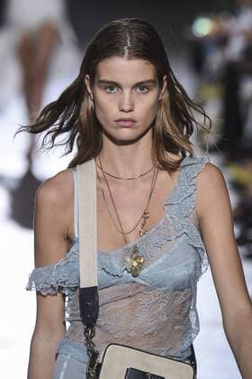 212078 Marineau Starface 2016-10-02 Paris France Paris Fashion week. Pret-a-porter printemps-ete 2017. Defile John Galliano. John Galliano , spring -summer 2017Paris, France Paris Fashion week. Ready-to-wear spring-summer 2017 Defile John Galliano Editorial Use Only  Copyright: xMarineaux STAR_212078_022