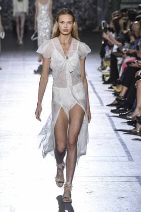 212078 Marineau Starface 2016-10-02 Paris France Paris Fashion week. Pret-a-porter printemps-ete 2017. Defile John Galliano. John Galliano , spring -summer 2017Paris, France Paris Fashion week. Ready-to-wear spring-summer 2017 Defile John Galliano Editorial Use Only  Copyright: xMarineaux STAR_212078_024
