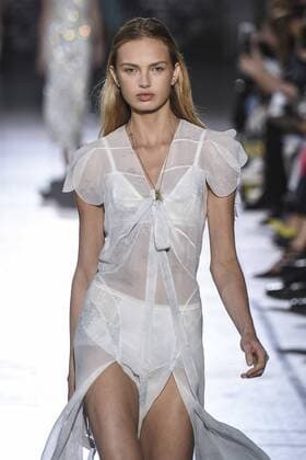 212078 Marineau Starface 2016-10-02 Paris France Paris Fashion week. Pret-a-porter printemps-ete 2017. Defile John Galliano. John Galliano , spring -summer 2017Paris, France Paris Fashion week. Ready-to-wear spring-summer 2017 Defile John Galliano Editorial Use Only  Copyright: xMarineaux STAR_212078_025