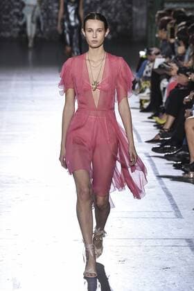 212078 Marineau Starface 2016-10-02 Paris France Paris Fashion week. Pret-a-porter printemps-ete 2017. Defile John Galliano. John Galliano , spring -summer 2017Paris, France Paris Fashion week. Ready-to-wear spring-summer 2017 Defile John Galliano Editorial Use Only  Copyright: xMarineaux STAR_212078_037