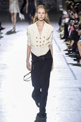 212078 Marineau Starface 2016-10-02 Paris France Paris Fashion week. Pret-a-porter printemps-ete 2017. Defile John Galliano. John Galliano , spring -summer 2017Paris, France Paris Fashion week. Ready-to-wear spring-summer 2017 Defile John Galliano Editorial Use Only  Copyright: xMarineaux STAR_212078_047