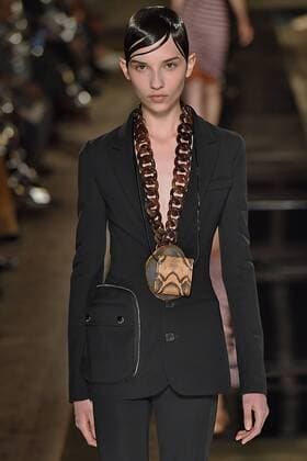 212080 Marineau Starface 2016-10-02 Paris France Paris Fashion week. Pret-a-porter printemps-ete 2017. Defile Givenchy.Paris Fashion week. Ready-to-wear spring-summer 2017 Defile Givenchy. Givenchy, spring-summer 2017 Paris, France Editorial Use Only _sans_perso  Copyright: xMarineaux STAR_212080_023