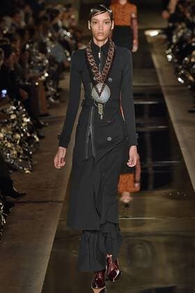 212080 Marineau Starface 2016-10-02 Paris France Paris Fashion week. Pret-a-porter printemps-ete 2017. Defile Givenchy.Paris Fashion week. Ready-to-wear spring-summer 2017 Defile Givenchy. Givenchy, spring-summer 2017 Paris, France Editorial Use Only _sans_perso  Copyright: xMarineaux STAR_212080_030
